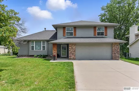 935 S 150th St, Omaha, NE 68154