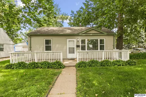 402 W 30th Ave, Bellevue, NE 68005