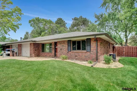 3432 Allendale Dr, Lincoln, NE 68516
