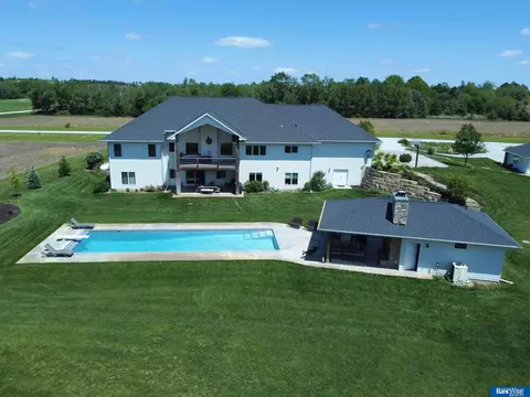 13501 Silverfox Ln, Lincoln, NE 68520