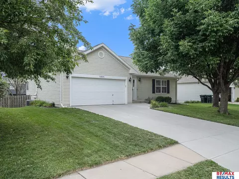 14805 Ruggles St, Omaha, NE 68116