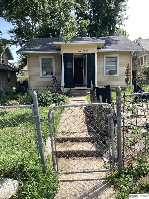 3179 Larimore Ave, Omaha, NE 68111