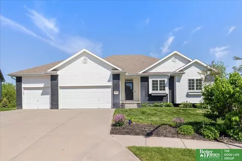 9494 S 175th Cir, Omaha, NE 68136