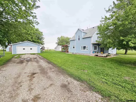 401 Chestnut Ave, Saronville, NE 68975