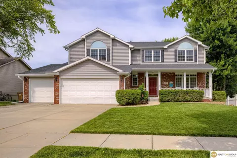 7409 Elk Creek Dr, Lincoln, NE 68516