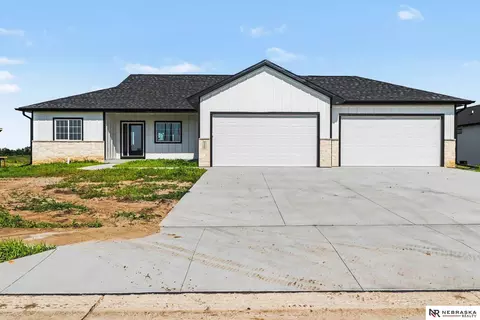 1104 Bluejay Plz, Ashland, NE 68003