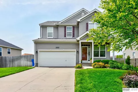 16501 Aurora St, Omaha, NE 68136