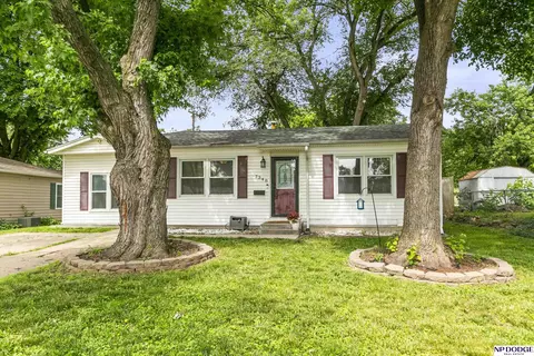 7348 S 71st Ave, La Vista, NE 68128