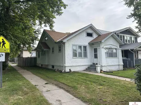 2744 Titus Ave, Omaha, NE 68112