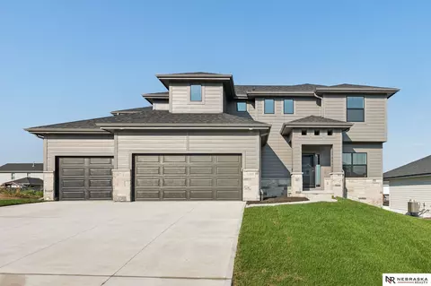 11920 S 109th St, Papillion, NE 68046