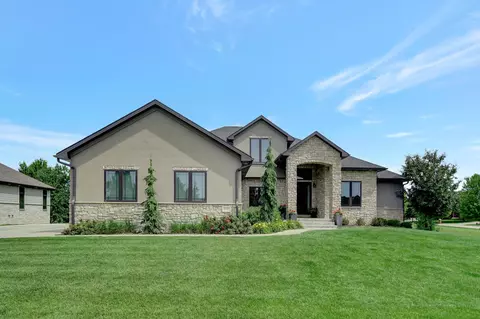 2020 Ridgeline Dr, Lincoln, NE 68512