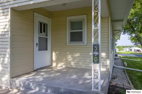 590 Tyler St, Bennet, NE 68317