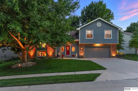 15433 Cuming Cir, Omaha, NE 68154
