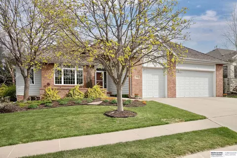 18926 Pierce Plz, Omaha, NE 68130