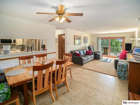 2425 Folkways Blvd #211, Lincoln, NE 68521