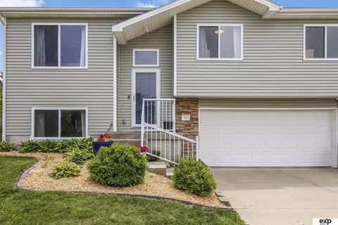 155 Vince Dr, Bennet, NE 68317