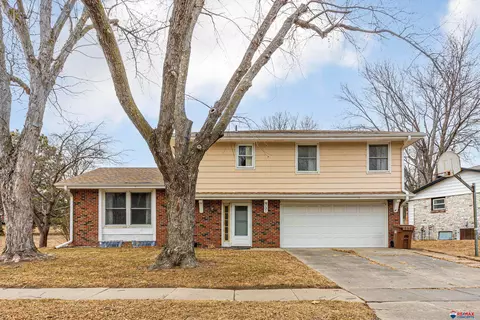5131 S 54th St, Lincoln, NE 68516