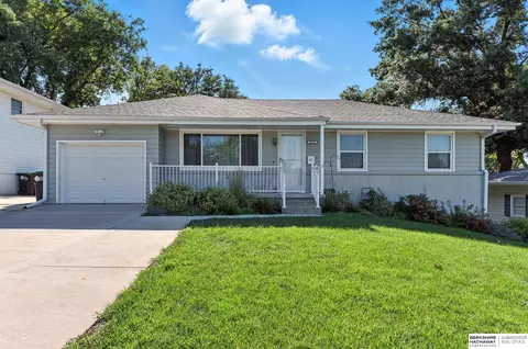 4922 S 90th St, Omaha, NE 68127