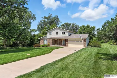 12606 Fairview Ct, Springfield, NE 68059