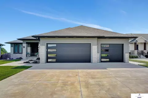 8120 97th St, Lincoln, NE 68526