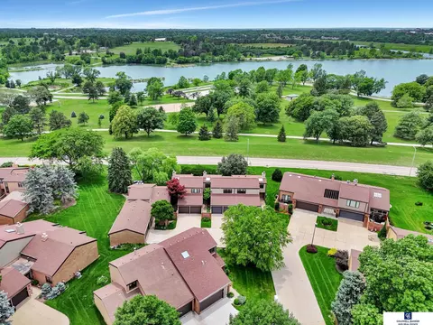 2919 Park Place Dr, Lincoln, NE 68506