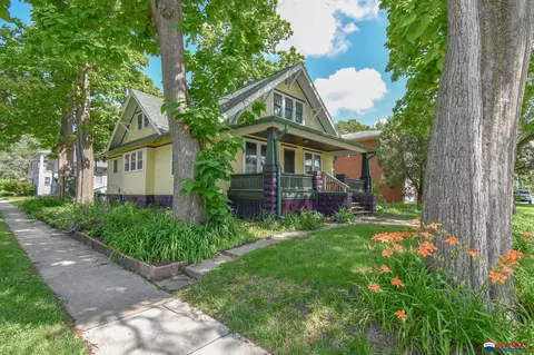 2002 S 11th St, Lincoln, NE 68502