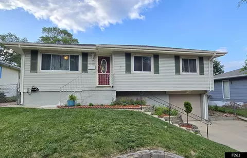 7512 Susan Ave, La Vista, NE 68128