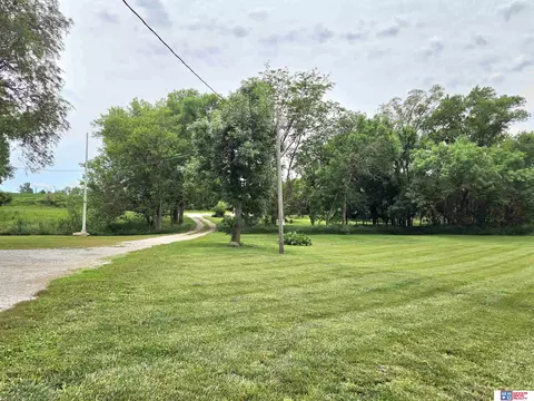 Exterior - 3846 E Locust Ln, Holmesville, NE 68310 photo 5 of 15