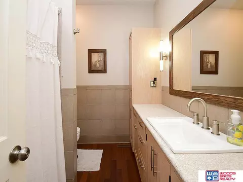 Bath - 3846 E Locust Ln, Holmesville, NE 68310 photo 1 of 5