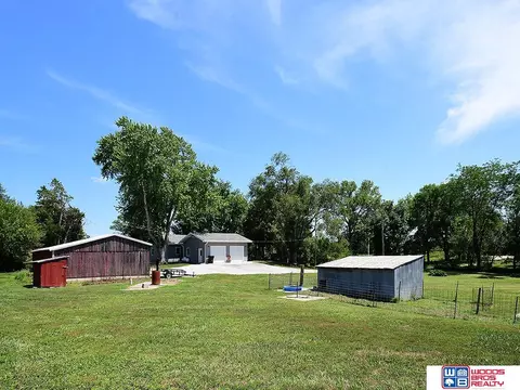 Exterior - 3846 E Locust Ln, Holmesville, NE 68310 photo 8 of 15