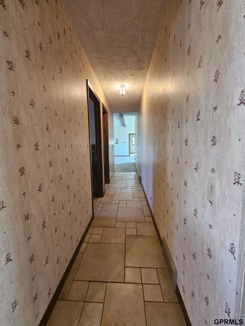 Entry Way - 2120 Road 314 County Rd, Sutton, NE 68979 photo 2 of 3