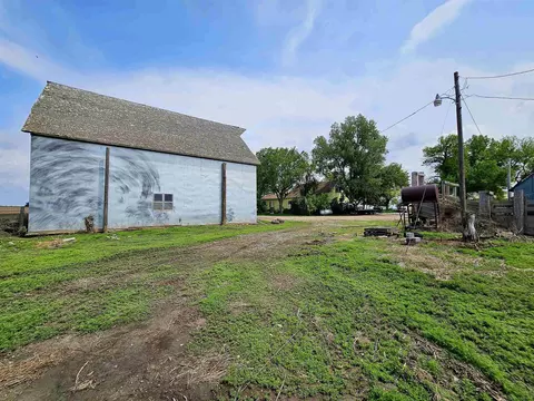 Exterior - 2120 Road 314 County Rd, Sutton, NE 68979 photo 17 of 19