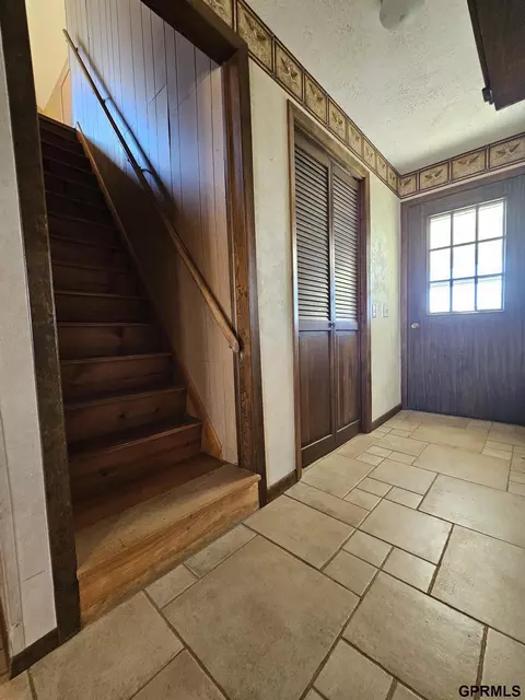Entry Way - 2120 Road 314 County Rd, Sutton, NE 68979 photo 3 of 3