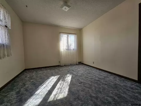 Bedroom - 2120 Road 314 County Rd, Sutton, NE 68979 photo 2 of 7