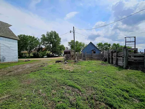 Exterior - 2120 Road 314 County Rd, Sutton, NE 68979 photo 18 of 19