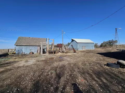 Exterior - 2120 Road 314 County Rd, Sutton, NE 68979 photo 5 of 19