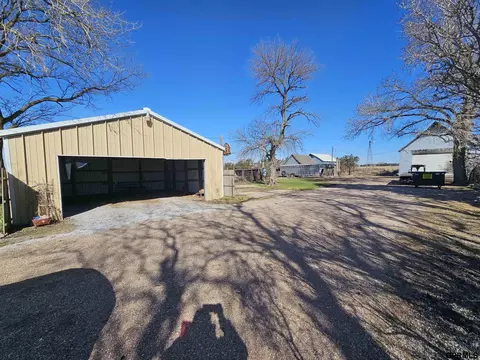 Exterior - 2120 Road 314 County Rd, Sutton, NE 68979 photo 9 of 19