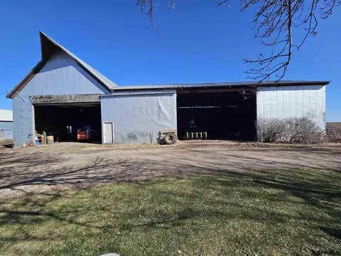 Exterior - 2120 Road 314 County Rd, Sutton, NE 68979 photo 4 of 19