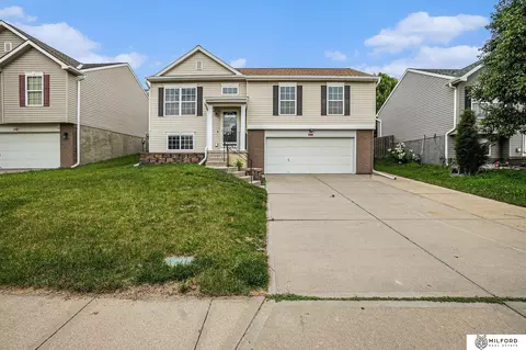 7004 N 88th St, Omaha, NE 68122