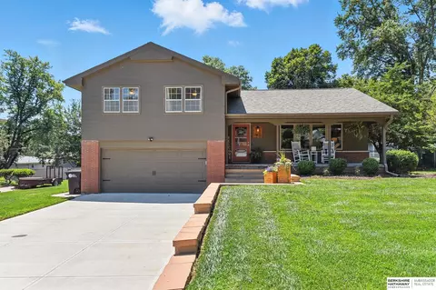 9903 Pasadena Ave, Omaha, NE 68124