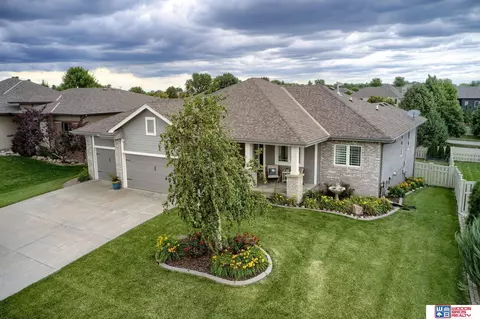 21322 Castlerock Ln, Gretna, NE 68028