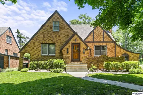 2003 N 54th St, Omaha, NE 68104