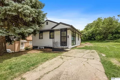 3725 Blondo St, Omaha, NE 68111