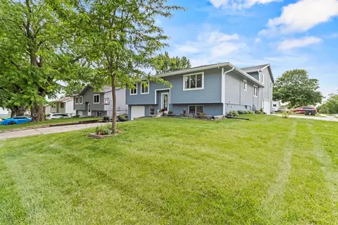 55 Hawthorne Dr, Yutan, NE 68073