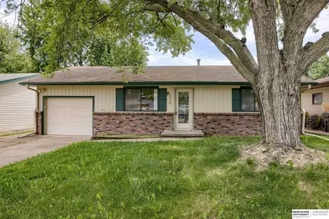 2230 SW 14th St, Lincoln, NE 68522