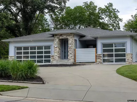 201 Bellevue Blvd N, Bellevue, NE 68005