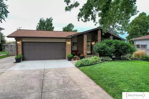 5609 Stonecliffe Ct, Lincoln, NE 68516