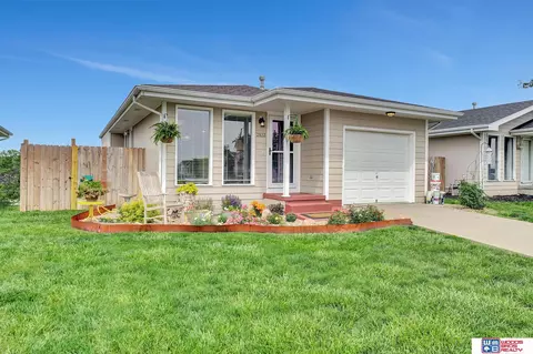 2833 NW 55th St, Lincoln, NE 68524
