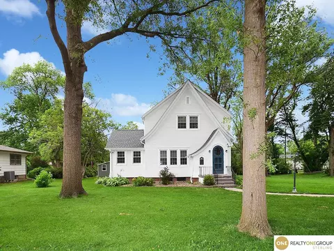 1302 N Mckaig Ave, York, NE 68467