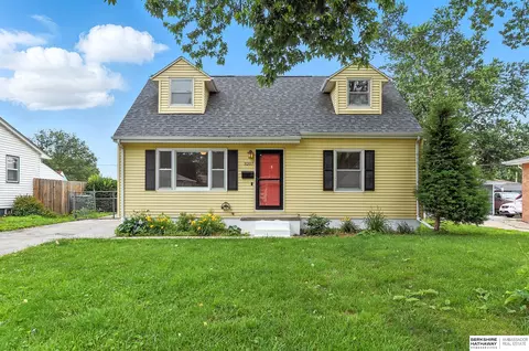 3207 S 121st St, Omaha, NE 68144